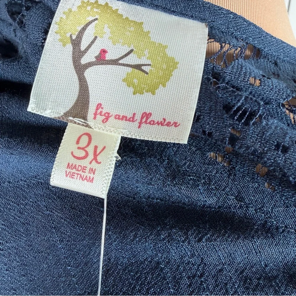 Fig & Flower Boho Embroidered Blouse Lace Back Flowy 3X - Picture 9 of 13